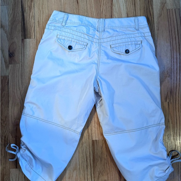 LOFT size 8 light khaki cropped cargo pants. - Picture 6 of 7